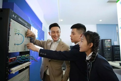 教學研發顯實力 新華互聯網科技五大專業特色學院亮點解析